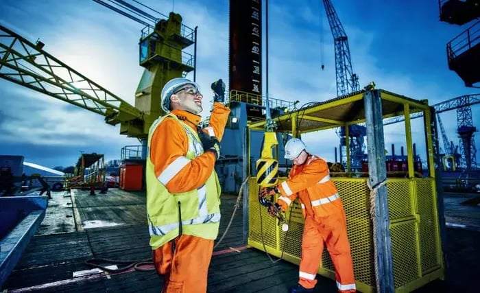 Offshore-secondment-service_TOS-People-708x432 Offshore-secondment-service_TOS-People-708x432